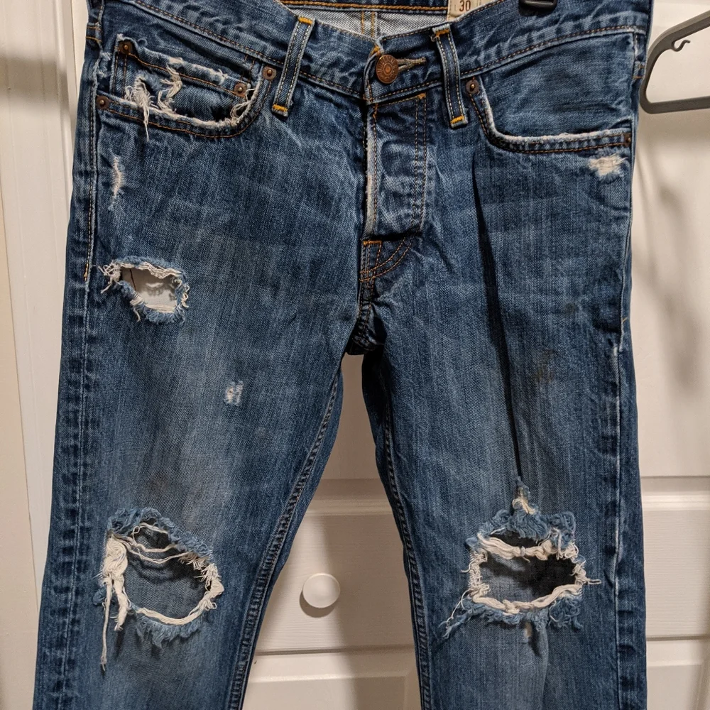 29 x 30 Hollister jeans - Picture 2 of 4